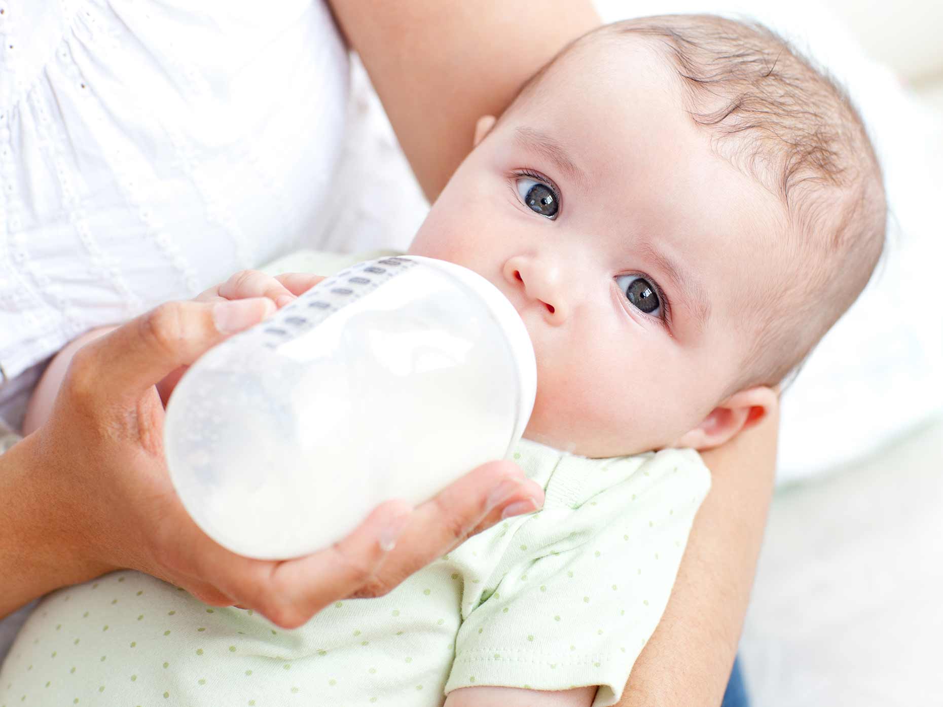 Come preparare il latte in formula - Amico Pediatra