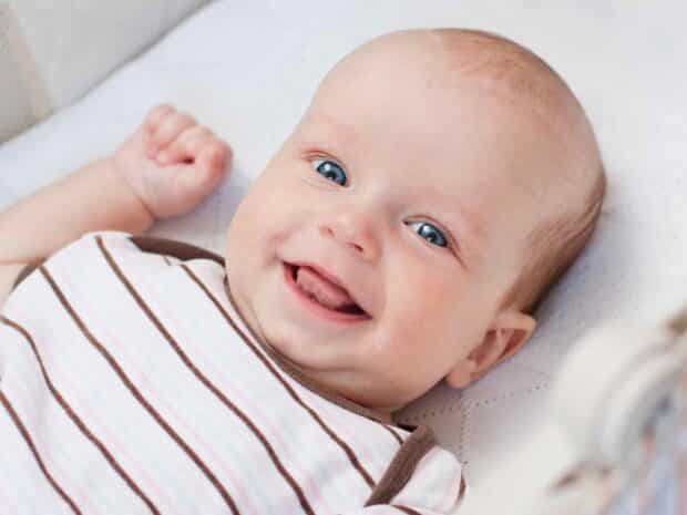 Quando i neonati iniziano a sorridere
